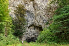 La cueva de la roca de Bull en el the Moravia, República Checa de  fotografía de archivo libre de regalías La cueva de la roca de Bull en el the Moravia, República Checa de  fotografía de archivo libre de regalías